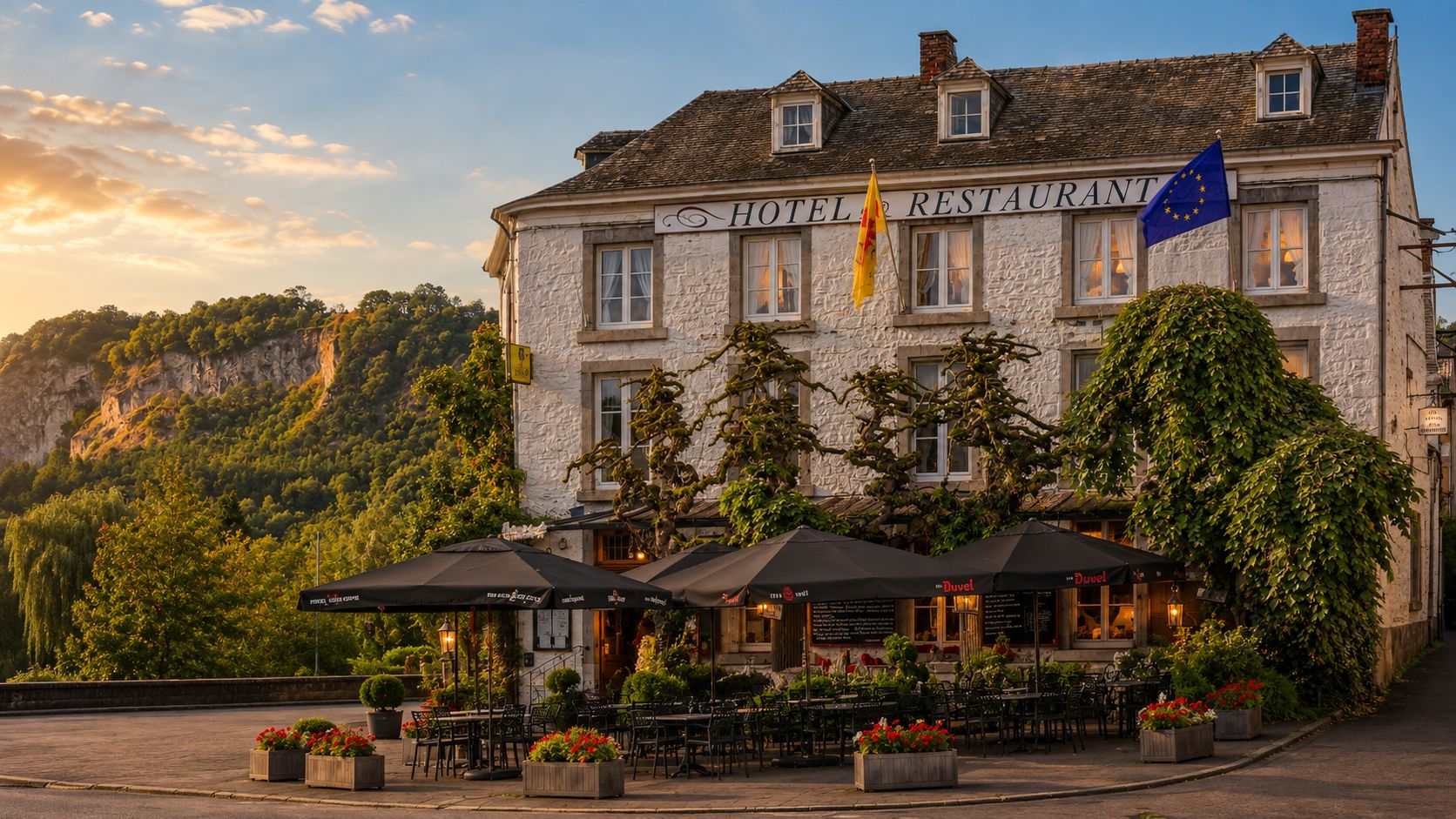 Façade du Royal Hôtel Restaurant Bonhomme au coucher du soleil à Remouchamps